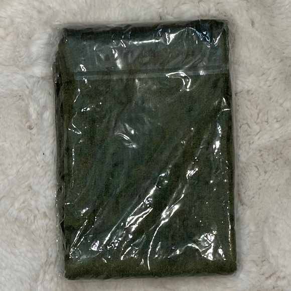 TangDepot Solid Chenille Pillow Case 20x20 NWOT - Picture 2 of 2